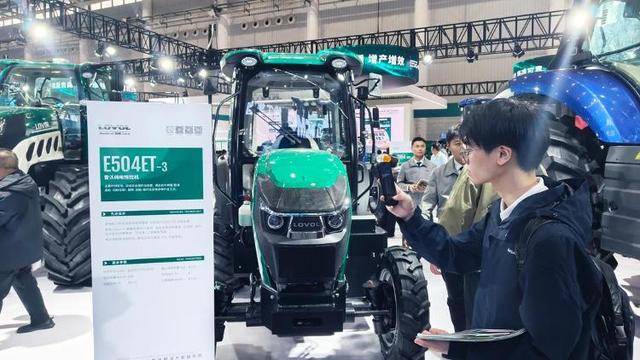 濰柴雷沃新能源拖拉機閃耀2025國際農(nóng)機展:新能源
